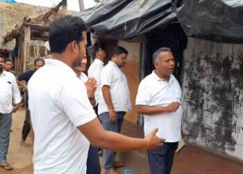 ଅଗ୍ନୀବିପନ୍ନ ପରିବାରକୁ ଭେଟି ସମବେଦନା ଜଣାଇଲେ କନ୍ଧମାଳ ସାଂସଦଙ୍କ ସ୍ବତନ୍ତ୍ର ପ୍ରତିନିଧି ଦଳ