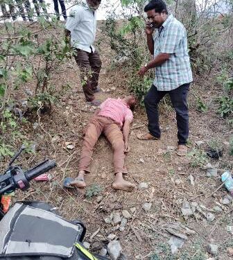 ସୁଖିଲା ଗଛଡାଳ ଭାଙ୍ଗିପଡି ଜଣେ ମୃତ୍ୟୁ , ଦୁଇ ଆହତ , କ୍ଷେତି ପୂରଣ ଛେଳିଗଡ ରୁ ରାମଗିରି ଓ ଆର,ଉଦୟଗିରି ଅବରୋଧ