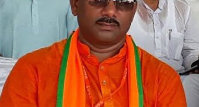 କଳାହାଣ୍ଡି ଜିଲ୍ଲା ନର୍ଲା ନିର୍ବାଚନ ମଣ୍ଡଳୀର ପୂର୍ବତନ ନର୍ଲା ଜିଲ୍ଲା ପରିଷଦ ସଦସ୍ୟ – ବିଜେପି ଛାଡ଼ିଲେ ବିଜେପି ଓଵିସି ମୋର୍ଚ୍ଚା ଜିଲ୍ଲା ସଭାପତି – ପ୍ରଦୀପ କୁମାର ନାଏକ