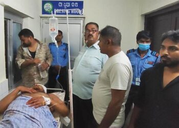 ଜମି ବିବାଦକୁ କେନ୍ଦ୍ର କରି ମାମୁଁ ଭଣଜା ମଧ୍ୟରେ ମାରପିଟ : ଦୁଇ ପରିବାରର ୭ ଜଣ ଆହତ