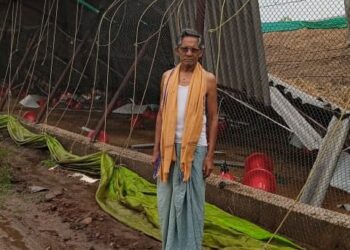 ଅଦିନିଆ ବର୍ଷା ଓ ପବନ ଯୋଗୁଁ ଦାନାମାଲ ଗାଁ ରେ ଭାଙ୍ଗିଲା କୁକୁଡ଼ା ଭାଡ଼ି – ଚିନ୍ତାରେ ଚାଷୀ