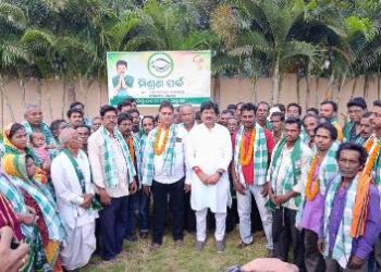 ଗୋତରା ପଞ୍ଚାୟତର ସରପଞ୍ଚ ଶ୍ରୀ ସୂର୍ଯ୍ୟକାନ୍ତ ପଣ୍ଡା ଆଜି ତାଙ୍କର ଶତାଧିକ ସମର୍ଥକଙ୍କ ସହିତ – ବିଜୁ ଜନତା ଦଳରେ ଯୋଗଦାନ କରିଛନ୍ତି