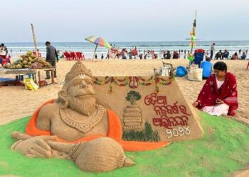 ପୁରୀ ବେଳାଭୂମି ରେ ଓଡ଼ିଆ ନବବର୍ଷ ପାଇଁ ବାଲୁକାକଳା