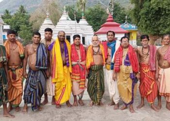ରଣପୁର ଜଗନ୍ନାଥ ମନ୍ଦିର ଦର୍ଶନ କରି ସେବାୟତଙ୍କ ସହିତ ଆଲୋଚନା କଲେ : ଅଲ୍ ଓଡ଼ିଶା ମନ୍ଦିର ସେବାୟତ ସଂଘ ସଦସ୍ୟ