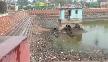 ଶୁଖିଲା ପଡିଛି ଲଡୁବାବା ଙ୍କ ଚନ୍ଦନ ପୋଖରୀ ଚନ୍ଦନ ଯାତ୍ରାରେ ଠାକୁରଙ୍କ ଚାପ ଖେଳ ହେବ କେମିତି