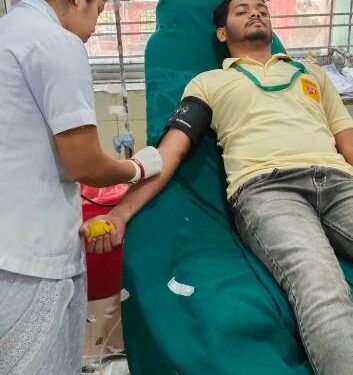 ସଡ଼କ ଦୁର୍ଘଟଣାରେ ଗୁରୁତର ଆହତ ୮୦ ବର୍ଷିୟ ବୃଦ୍ଧ ବ୍ୟକ୍ତିଙ୍କୁ ରକ୍ତଦାନ କଲେ ୧୦୮ ଆମ୍ବୁଲାନ୍ସ କର୍ମଚାରୀ