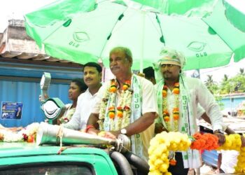 ତ୍ୱରାନ୍ୱିତ ହେବ ଦୟାନଦୀ ଉଭୟ ପାର୍ଶ୍ଵ ବନ୍ଧ – ମନ୍ତ୍ରୀ ଅଶୋକ ଚନ୍ଦ୍ର ପଣ୍ଡା