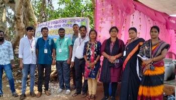 ଛତିଆ ଶନିଶ୍ଚର ପୀଠରେ ଶ୍ରଦ୍ଧାଳୁଙ୍କୁ ଦହିପଣା ବାଣ୍ଟିଲେ ସ୍ବେଚ୍ଛାସେବୀ