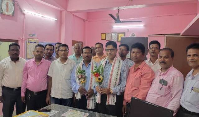 ବାଲୁଗାଁ ଜୀବନ ବିମା ନିଗମ ଶାଖା ର ନୂତନ ଶାଖା ପରିଚାଳକ ଅନୟ କୁମାର ମହାନ୍ତି ଙ୍କୁ ସ୍ଵାଗତ ସମ୍ବର୍ଦ୍ଧନା