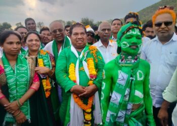 ଦୁଇ ଓଲିଉଡ ଅଭିନେତ୍ରୀଙ୍କ ମୋହନା ନିର୍ବାଚନ ମଣ୍ଡଳୀରେ ବିଜେଡି ପାଇଁ କଲେ ପ୍ରଚାର …