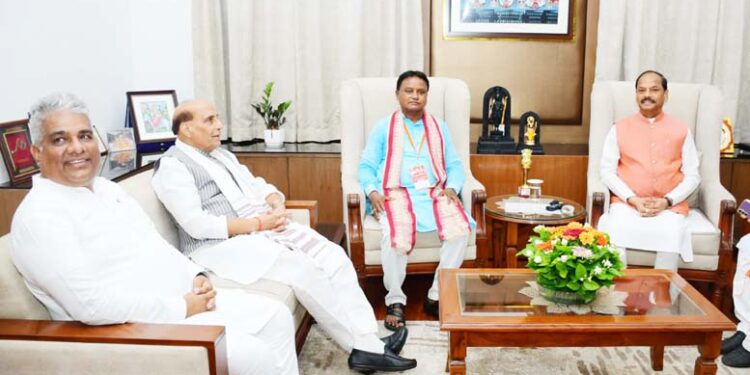 ଚର୍ଚ୍ଚାରେ ପୂର୍ଣ୍ଣଛେଦ : ମୋହନ ମାରିଲେ ବାଜି – ଓଡ଼ିଶାର ନୂତନ ମୂଖ୍ୟମନ୍ତ୍ରୀ