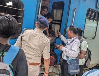 ଖୋର୍ଦ୍ଧାରୋଡ଼ ରେଲ ମଣ୍ଡଳର ଅନ୍ତର୍ନିହିତ ଟିକେଟ ଯାଞ୍ଚ