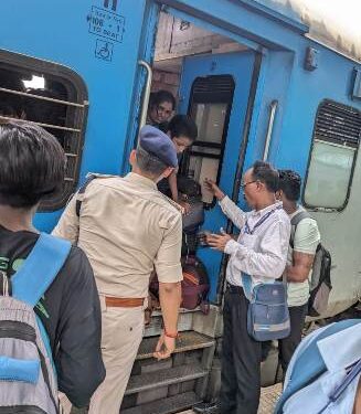 ଖୋର୍ଦ୍ଧାରୋଡ଼ ରେଲ ମଣ୍ଡଳର ଅନ୍ତର୍ନିହିତ ଟିକେଟ ଯାଞ୍ଚ