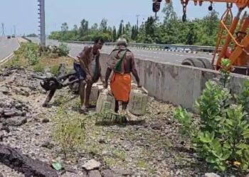  ଅଣ୍ଡା ବୋଝେଇ ଟ୍ରକ ଦୁର୍ଘଟଣା ରେ ଚାଳକ ଗୁରୁତର