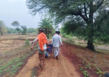 ଚାଉଲବାଞ୍ଜି ଗାଁ ରେ ଜମିରେ କପା ଲଗାଇଲା ବେଳେ ବଜ୍ରପାତ, ଦୁଇ ଜଣଙ୍କ ମୃତ୍ୟୁ, ଜଣେ ଗୁରୁତର