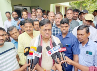 ଚିଲିକା ବ୍ଲକ୍‌ର ବିଭିନ୍ନ ଉନ୍ନୟନମୂଳକ କାର୍ଯ୍ୟର ସମୀକ୍ଷା କଲେ ମନ୍ତ୍ରୀ ପୃଥ୍ୱୀରାଜ ହରିଚନ୍ଦନ