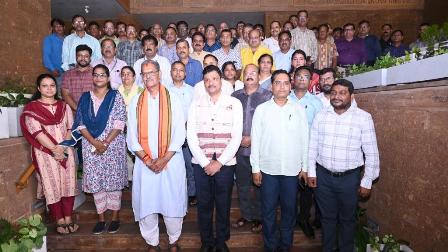 ଉପମୁଖ୍ୟମନ୍ତ୍ରୀ ଶ୍ରୀ କନକ ବର୍ଦ୍ଧନ ସିଂହଦେଓଙ୍କ କୃଷି ଓ କୃଷକ ସଶକ୍ତିକରଣ ବିଭାଗର ଦାୟିତ୍ୱ ଗ୍ରହଣ