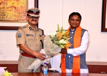 ପୋଲିସ ମୁଖିଆଙ୍କୁ ମୁଖ୍ୟମନ୍ତ୍ରୀଙ୍କ ନିର୍ଦ୍ଦେଶ : ଲୋକଙ୍କୁ ଭଲ ବ୍ୟବହାର କର – ଥାନାକୁ ଆସୁଥିବା ଲୋକଙ୍କ ଅଭିଯୋଗ ଶୁଣ 