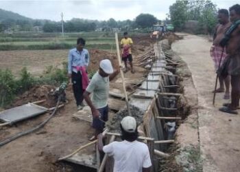 ବୋଲଗଡ଼ରେ ଗରିବ ହିତାଧିକାରୀଙ୍କୁ ନୂତନ ଖାଉଟି କାର୍ଡ ମିଳିବ କେବେ ..?