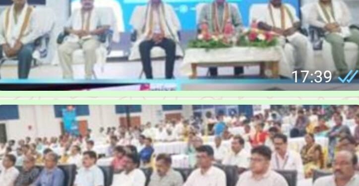 ପିଏମ କିଷାନ ସମ୍ମାନ ନିଧି ଯୋଜନାରେ ୧୭ ତମ କିସ୍ତି ଅର୍ଥ ଚାଷୀଙ୍କ ବ୍ୟାଙ୍କ୍ ଖାତାକୁ ହସ୍ତାନ୍ତର କାର୍ଯ୍ୟକ୍ରମ ଭର୍ଚୁଆଲ ମୋଡରେ ପ୍ରଦର୍ଶନ
