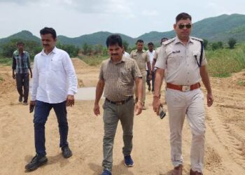 ପାକିଡି ବାଲିଶଯ୍ୟାରୁ ବେଆଇନ ବାଲି ଉତ୍ତୋଳନ ଅଭିଯୋଗ : ପ୍ରଶାସନର ମିଳିତ ତଦନ୍ତ