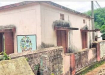 ୫୦ ବର୍ଷର ପୁରାତନ ପ୍ରାଥମିକ ବିଦ୍ୟାଳୟ ପ୍ରତି ଶିକ୍ଷା ବିଭାଗର ବୈମାତୃକ ମନୋଭାବ କାହିଁକି ?