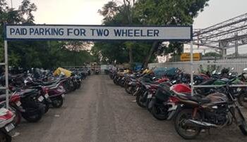 ଖୋଳା ଆକାଶ ତଳେ ମଟରସାଇକେଲ ପାର୍କିଂ,ଟାଣ ଖରା ମଧ୍ୟରେ ଖରାପ ହେଉଛି ମଟରସାଇକେଲ