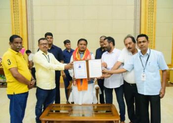 କଳିଙ୍ଗ ପେଷାଦାର ସାମ୍ବାଦିକ ସଂଘର କର୍ମକର୍ତ୍ତା ମୁଖ୍ୟମନ୍ତ୍ରୀଙ୍କୁ ଭେଟି ଶୁଭେଚ୍ଛା ଜଣାଇଲେ