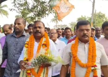 ନିର୍ବାଚିତ ପରେ ବିଧାୟକ ଛବି ମଲ୍ଲିକଙ୍କ ପ୍ରଥମ ନିଆଳି ନିର୍ବାଚନ ମଣ୍ଡଳୀ ଗସ୍ତ, ଲୋକଙ୍କୁ ଭେଟି ସ୍ବାଗତ କଲେ ଏବଂ, ଲୋକଙ୍କ ଦୁଃଖ ବୁଝିବାକୁ କହିଲେ