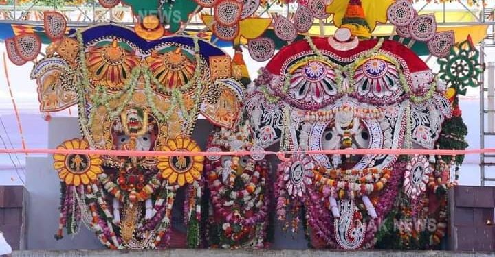 ସ୍ନାନବେଦୀ ରେ ହାତୀବେଶ ରେ ଦର୍ଶନ ଦେଲେ ଶ୍ରୀବିଗ୍ରହ
