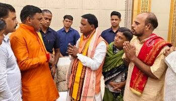 ସନ୍ଥ ତୁଳସୀ ଦାସଙ୍କ ମହିମା ପ୍ରଚାର ପାଇଁ ଉଦ୍ୟମ : ମୁଖ୍ୟମନ୍ତ୍ରୀ ଙ୍କୁ ସହିତ ଆଲୋଚନା କଲେ ପଣ୍ଡିତ ବିଷ୍ଣୁ ଚରଣ ପଣ୍ଡା