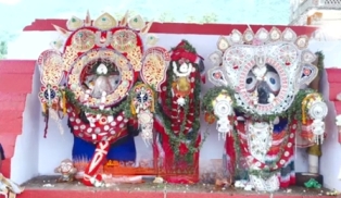 ରଣପୁର ଶ୍ରୀକ୍ଷେତ୍ରରେ ସ୍ନାନ ବେଦିରେ ତିନି ଠାକୁର