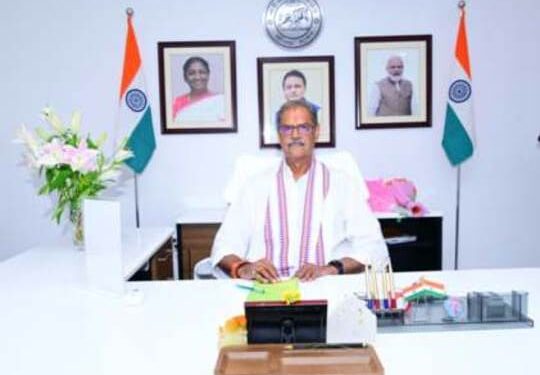 ଲୋକସେବା ଭବନସ୍ଥ ନିଜ କାର୍ଯ୍ୟାଳୟରୁ କାର୍ଯ୍ୟାରମ୍ଭ କଲେ ଉପମୁଖ୍ୟମନ୍ତ୍ରୀ ଶ୍ରୀ କନକ ବର୍ଦ୍ଧନ ସିଂହଦେଓ : ବରିଷ୍ଠ ଅଧିକାରୀମାନଙ୍କ ସହ ଆଲୋଚନା କଲେ ମନ୍ତ୍ରୀ