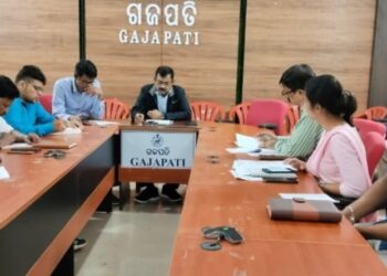 ଗଜପତି ଜିଲ୍ଲାରେ ଲଘୁଚାପ ଜନିତ ପ୍ରବଳ ବର୍ଷା ନିମନ୍ତେ ଜିଲ୍ଲାପାଳଙ୍କ ଜରୁରୀ ବୈଠକ
