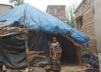 ଜରିପାଲ ତଳେ ବିତୁଛି କମଳାଙ୍କ ଜୀବନ