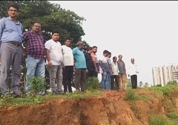 ଆର ଆଣ୍ଡ ବି ଅଧିକାରୀଙ୍କ ଞାନ୍ତ ସାରରେ ଚାଲିଛି କୁଆଖାଇ ନଦୀବନ୍ଧର ନିମ୍ନମାନର ରାସ୍ତା କାର୍ଯ୍ୟ