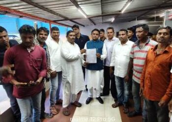 ମୂଖ୍ୟମନ୍ତ୍ରୀ ମୋହନ ମାଝି କୁଂ ଦାବିପତ୍ର ଦେଲେ ବୃତ୍ତଂଗ ବିସ୍ଥାପିତ ସଂଗ୍ରାମ ସମିତି