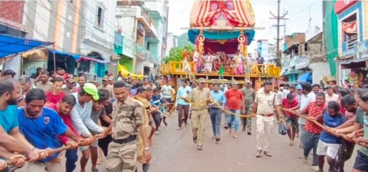 ପାରଳାଖେମୁଣ୍ଡି ଠାରେ ଚତୁର୍ଦ୍ଧାମୂର୍ତ୍ତି’ଙ୍କ ନୀଳାଦ୍ରି ବିଜେ କାର୍ଯ୍ୟକ୍ରମ ଶାନ୍ତି-ଶୃଙ୍ଖଳାର ସହ ସମ୍ପନ୍ନ