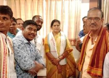  ୫ଦଫା ଦାବି ନେଇ ଉପମୂଖ୍ୟମନ୍ତ୍ରୀଙ୍କୁ ଭେଟିଲେ ଟାଗିଂ ବ୍ଲକ ଓ୍ବ।ର୍ଡ ସଭ୍ୟ 