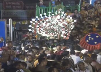 ପ୍ରଭୁ ବଳଭଦ୍ରଙ୍କ ପହଣ୍ଡି ବେଳେ ଅଘଟଣ : ରଥରୁ ଓହ୍ଲାଇଲେ ବେଳେ ଖସିଗଲେ ବଡ ଠାକୁର – ୮ସେବାୟତ ଆହତ