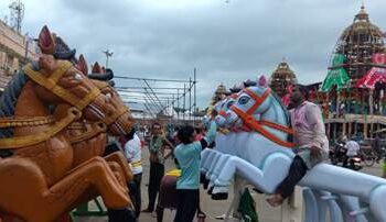 ତିନି ରଥର ନିର୍ମାଣ ପ୍ରସ୍ତୁତି ଶେଷ ପର୍ଯ୍ୟାୟରେ : ତିନିରଥ ରେ ପାର୍ଶ୍ଵ ଦେବ ଦେବୀ ସଂସ୍ଥାପିତ
