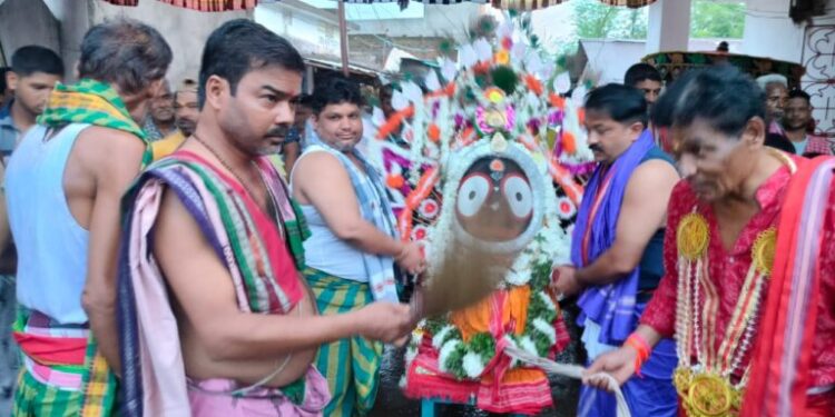 ମୋହନା ଅଞ୍ଚଳରେ ଆଡମ୍ବର ସହ ରଥ ଯାତ୍ରା ପାଳିତ