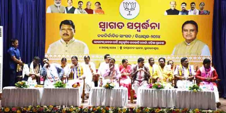 ଜନଜାତି ଓ ପଛୁଆ ବର୍ଗଙ୍କୁ ମୁଖ୍ୟ ସ୍ରୋତରେ ସାମିଲ କରିବା ମୂଳ ଲକ୍ଷ୍ୟ : ମୋହନ ଚରଣ ମାଝୀ
