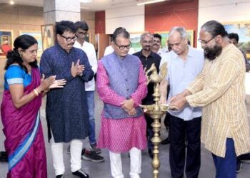 କୁଳମଣି ବିଶ୍ଵାଳଙ୍କର ଏକକ ଚିତ୍ରକଳା ପ୍ରଦର୍ଶନୀ “ପ୍ରତିବିମ୍ବ” ଉଦଘାଟିତ
