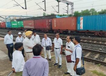 वास्तविक यात्रियोंकु आरामदायक यात्रा सुनिश्चित करने के लिए खोरधा रोड मंडल द्वारा नियमित टिकट जांच अभियानI