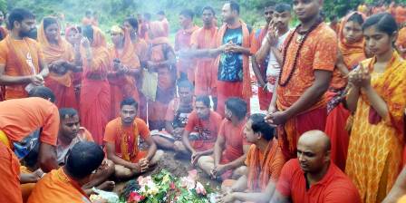 ଶ୍ରାବଣୀ ଯାତ୍ରାର ତୃତୀୟ ସୋମବାରରେ ବିଭିନ୍ନ ଶୈବପୀଠ ରେ ଭକ୍ତଙ୍କ ପ୍ରବଳ ଭିଡ଼