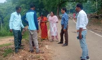 ମହୁଲବଣିଆ ଗ୍ରାମରେ ବାରମ୍ବାର ସର୍ବେ ମଧ୍ଯରେ ଫୁଟ୍ଟାସିଂ ଗ୍ରାମର ରେଭିନ୍ୟୁ ନାମରେ ନାମିତ କରିବା ପାଇଁ କେବେ ଫେରି ପାଇବ ପ୍ରଶାସନ ଦେଖିବାକୁ ବାକି ରହିଲା