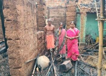 ବିଦ୍ୟୁତ ସର୍ଟ ସର୍କିଟ ଯୋଗୁଁ ଜଳିଗଲା ୪ ବଖରା