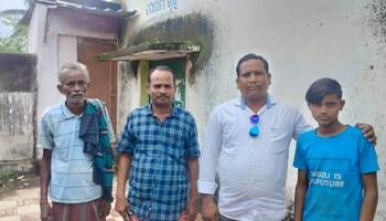 ଅସହାୟବିଶ୍ୱରଂଜଙ୍କୁ ସହାୟତା କଲେ କୃଷକ ନେତା ପ୍ରକାଶ