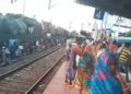 ରେଳ ସେବାରୁ ବଞ୍ଚିତ ହେଉଛନ୍ତି : ମୟୂରଭଞ୍ଜର ଗରୀବ, ଦିନ ମଜୁରିଆ, ଆଦିବାସୀ ବାଙ୍ଗିରୀପୋଷି ବାଲେଶ୍ଵର ଡି ଏମ ୟୂ ଦିନରେ ମାତ୍ର ଥରେ ବାଲେଶ୍ଵର ଯାଉଛି